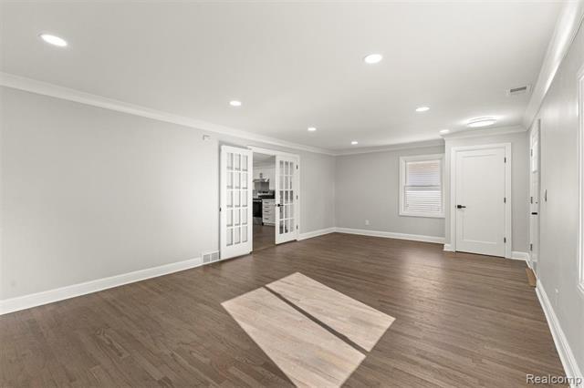 Builiding view nineteen for 3158 Lafayette, Trenton, MI. 48183