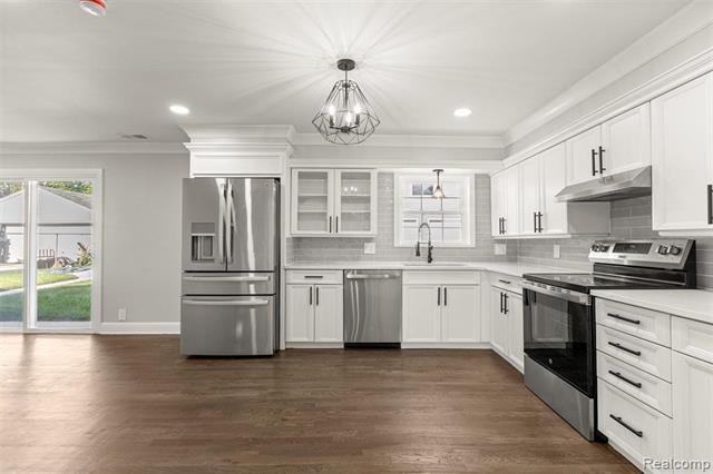 Builiding view six for 3158 Lafayette, Trenton, MI. 48183