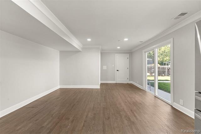 Builiding view ten for 3158 Lafayette, Trenton, MI. 48183