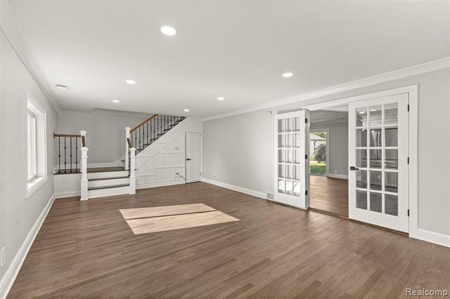 Builiding view twenty one for 3158 Lafayette, Trenton, MI. 48183