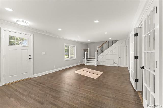 Builiding view twenty two for 3158 Lafayette, Trenton, MI. 48183