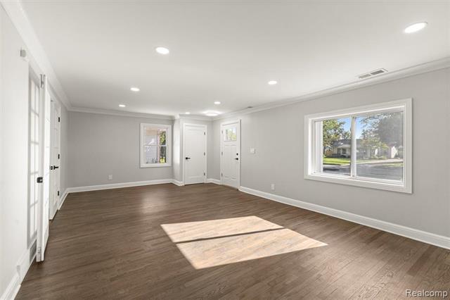 Builiding view twenty for 3158 Lafayette, Trenton, MI. 48183