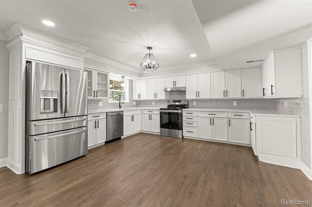 Builiding view two for 3158 Lafayette, Trenton, MI. 48183