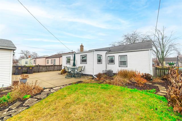 Builiding view twenty three for 3256 S Stella, Trenton, MI. 48183