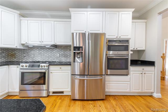 Builiding view thirteen for 22015 Ember, Grosse Ile, MI. 48138