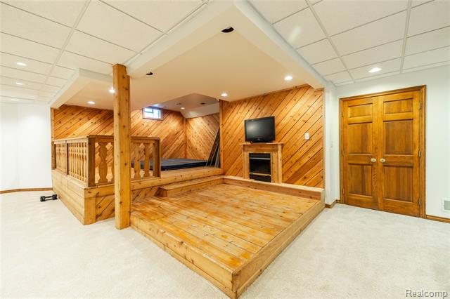 Builiding view thirty eight for 22015 Ember, Grosse Ile, MI. 48138