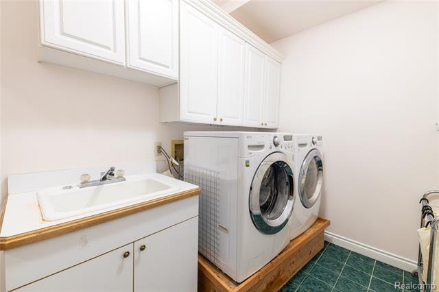 Builiding view twenty one for 22015 Ember, Grosse Ile, MI. 48138