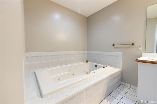 Builiding view twenty six for 22015 Ember, Grosse Ile, MI. 48138