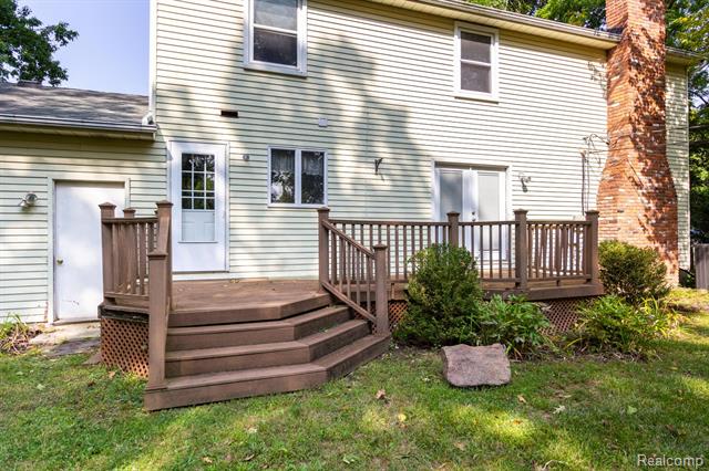 Builiding view forty four for 22133 Meridian, Grosse Ile, MI. 48138