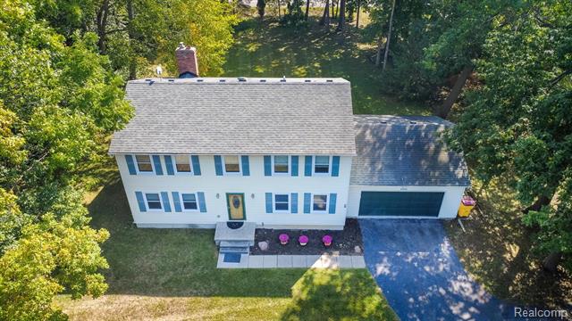 Builiding view forty seven for 22133 Meridian, Grosse Ile, MI. 48138