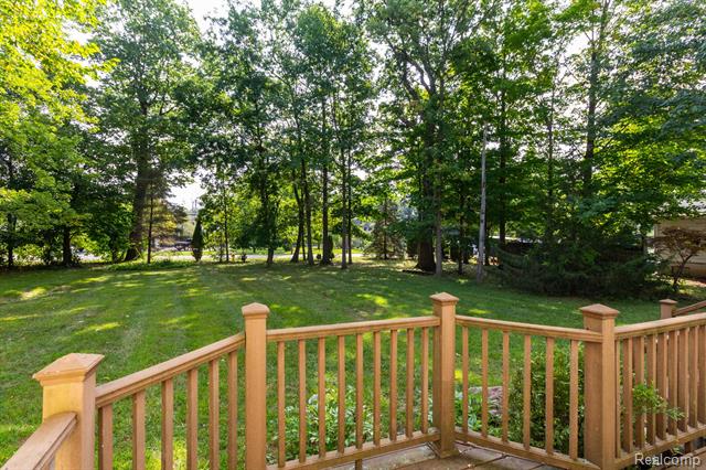 Builiding view forty six for 22133 Meridian, Grosse Ile, MI. 48138