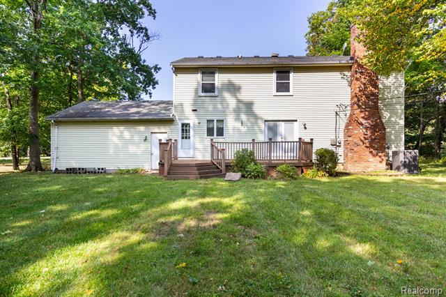 Builiding view forty three for 22133 Meridian, Grosse Ile, MI. 48138