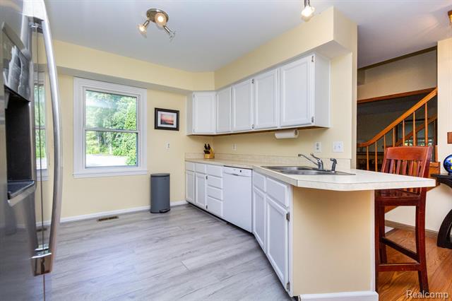 Builiding view fourteen for 22133 Meridian, Grosse Ile, MI. 48138