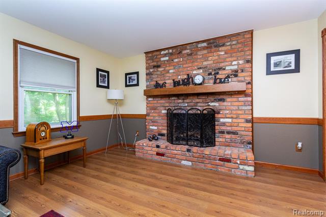 Builiding view nine for 22133 Meridian, Grosse Ile, MI. 48138