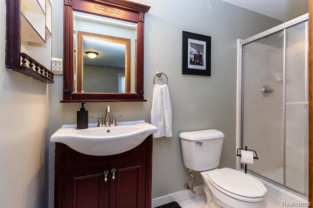 Builiding view nineteen for 22133 Meridian, Grosse Ile, MI. 48138