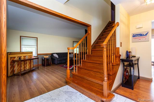 Builiding view six for 22133 Meridian, Grosse Ile, MI. 48138