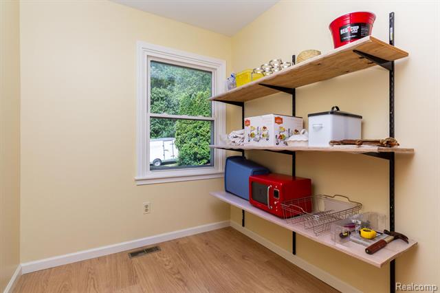 Builiding view thirty three for 22133 Meridian, Grosse Ile, MI. 48138