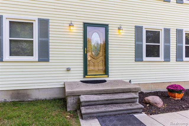 Builiding view three for 22133 Meridian, Grosse Ile, MI. 48138