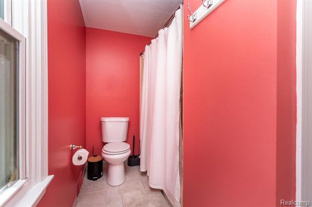 Builiding view twenty four for 22133 Meridian, Grosse Ile, MI. 48138