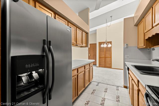 Builiding view eighteen for 1325 Harbour, Trenton, MI. 48183