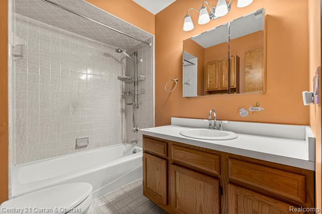 Builiding view twenty three for 1325 Harbour, Trenton, MI. 48183