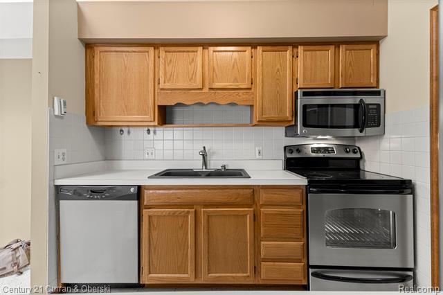 Builiding view twenty for 1325 Harbour, Trenton, MI. 48183