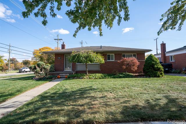 front view for 2209 Churchill, Trenton, Mi. 48183