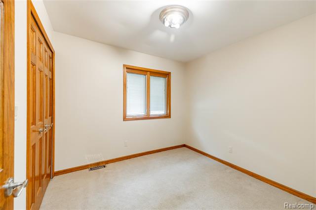 Builiding view nine for 21819 Meridian, Grosse Ile, MI. 48138