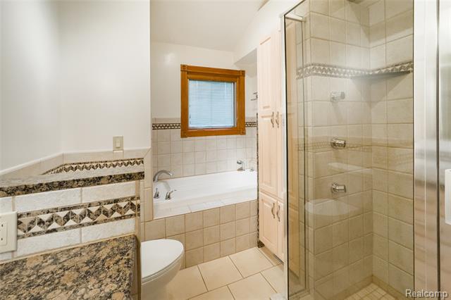 Builiding view seven for 21819 Meridian, Grosse Ile, MI. 48138