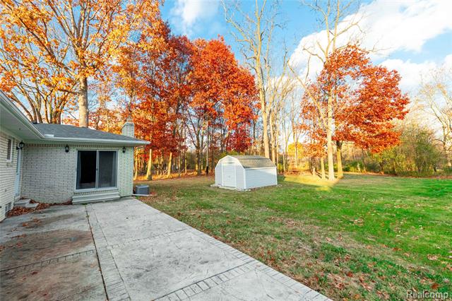 Builiding view twenty three for 21819 Meridian, Grosse Ile, MI. 48138