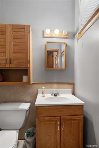 Builiding view twelve for 1731 Grange, Trenton, MI. 48183