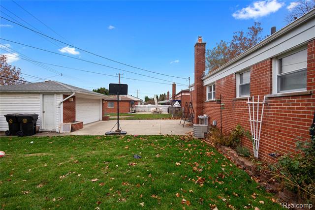 Builiding view twenty one for 1731 Grange, Trenton, MI. 48183