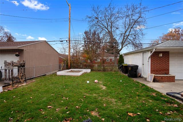 Builiding view twenty two for 1731 Grange, Trenton, MI. 48183