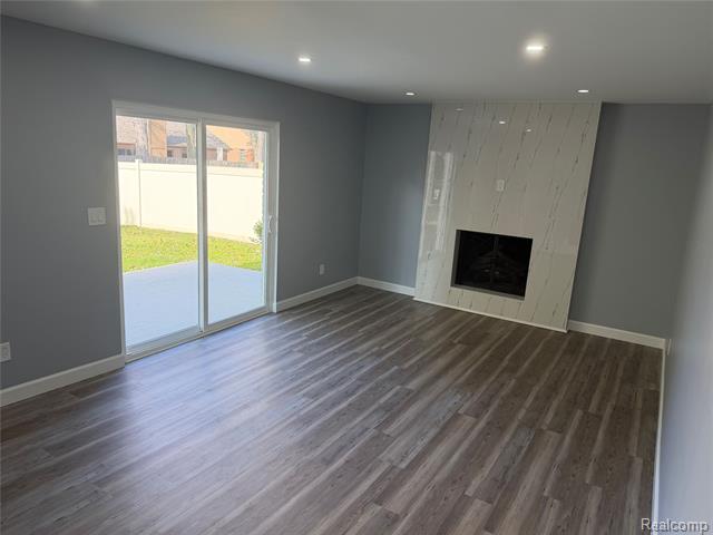 Builiding view eight for 20698 Coachwood, Riverview, MI. 48193