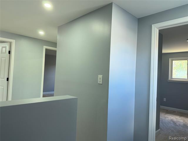 Builiding view nineteen for 20698 Coachwood, Riverview, MI. 48193