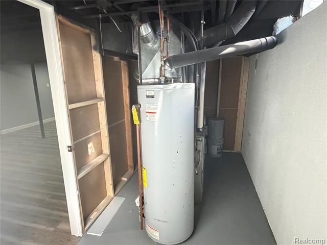 Builiding view seventeen for 20698 Coachwood, Riverview, MI. 48193