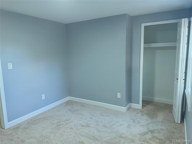 Builiding view thirty one for 20698 Coachwood, Riverview, MI. 48193