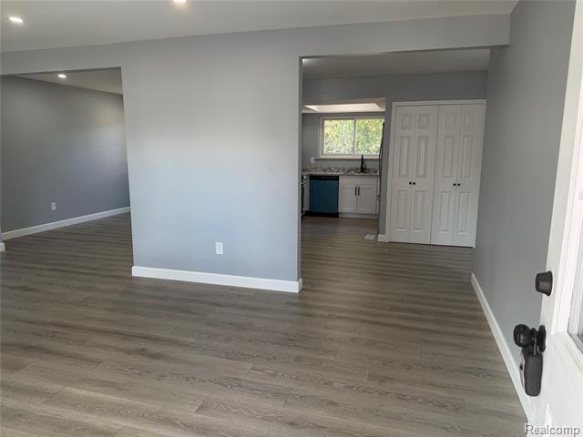 Builiding view three for 20698 Coachwood, Riverview, MI. 48193