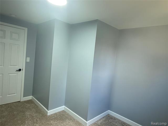 Builiding view twenty one for 20698 Coachwood, Riverview, MI. 48193