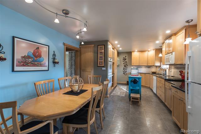 Builiding view eight for 1847 Churchill, Trenton, MI. 48183