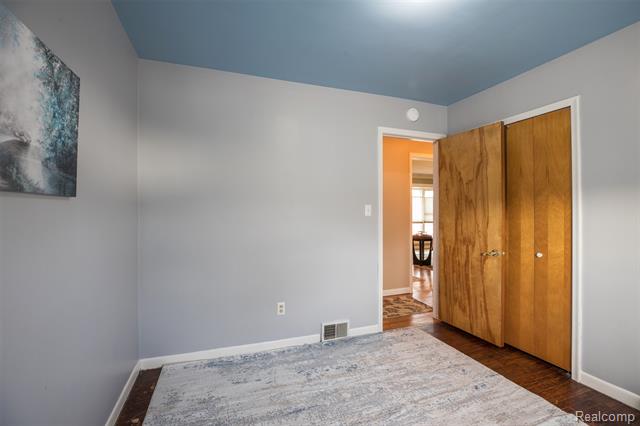 Builiding view nineteen for 1847 Churchill, Trenton, MI. 48183