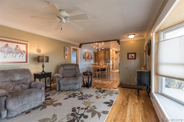 Builiding view six for 1847 Churchill, Trenton, MI. 48183