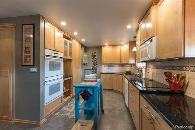 Builiding view ten for 1847 Churchill, Trenton, MI. 48183