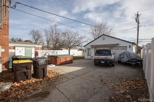 Builiding view thirty for 1847 Churchill, Trenton, MI. 48183