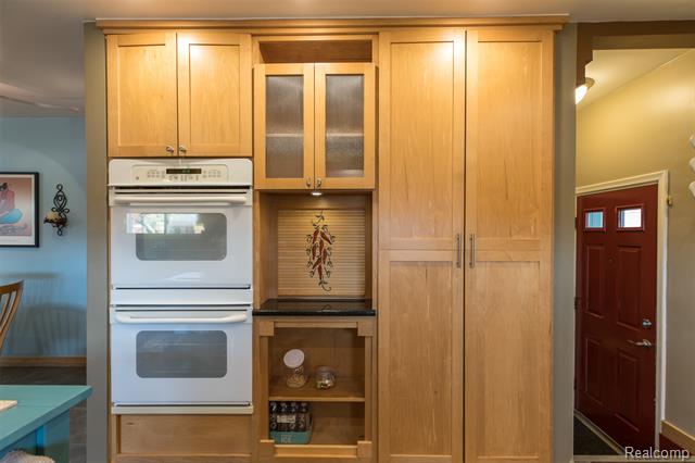 Builiding view twelve for 1847 Churchill, Trenton, MI. 48183