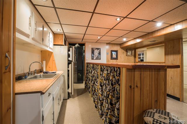 Builiding view twenty eight for 1847 Churchill, Trenton, MI. 48183