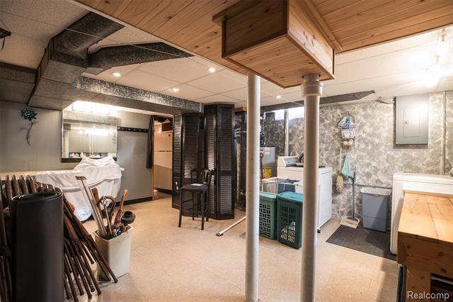 Builiding view twenty five for 1847 Churchill, Trenton, MI. 48183