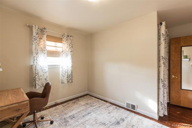 Builiding view twenty one for 1847 Churchill, Trenton, MI. 48183