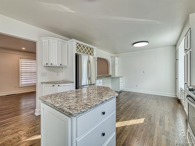 Builiding view eight for 1790 Evergreen, Trenton, MI. 48183