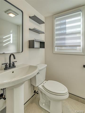 Builiding view eighteen for 1790 Evergreen, Trenton, MI. 48183